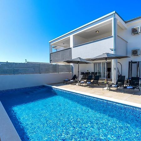 Villa Ema And Ana Pula Bagian luar foto