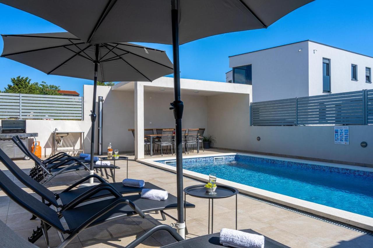 Villa Ema And Ana Pula Bagian luar foto