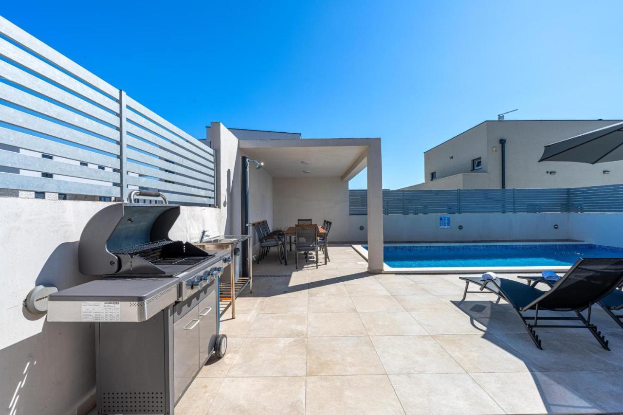 Villa Ema And Ana Pula Bagian luar foto
