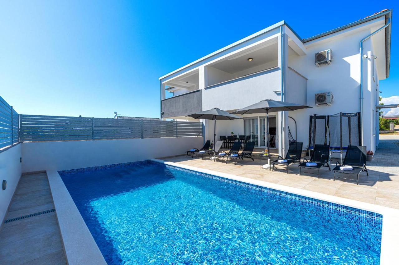 Villa Ema And Ana Pula Bagian luar foto