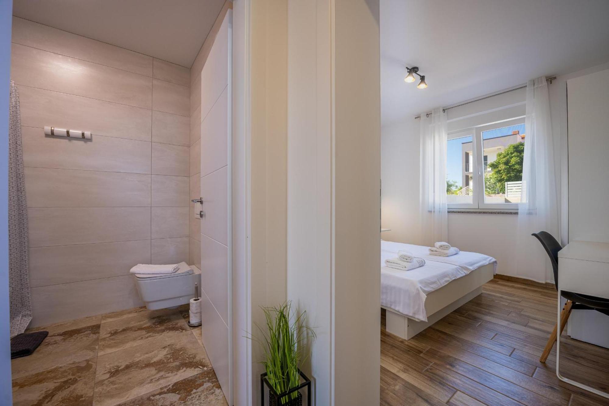 Villa Ema And Ana Pula Bagian luar foto