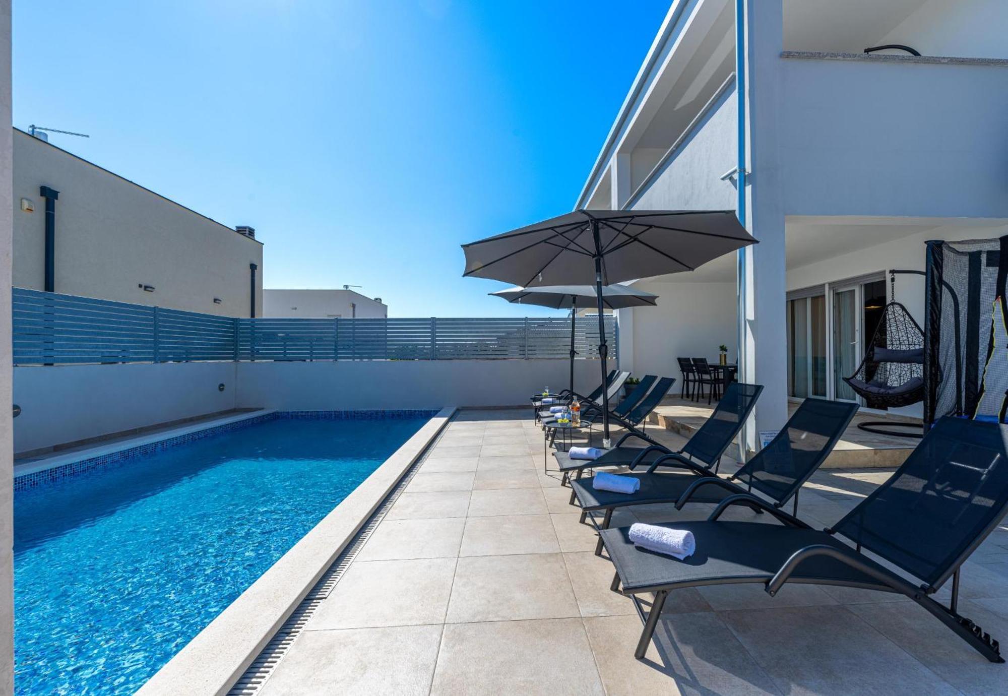 Villa Ema And Ana Pula Bagian luar foto