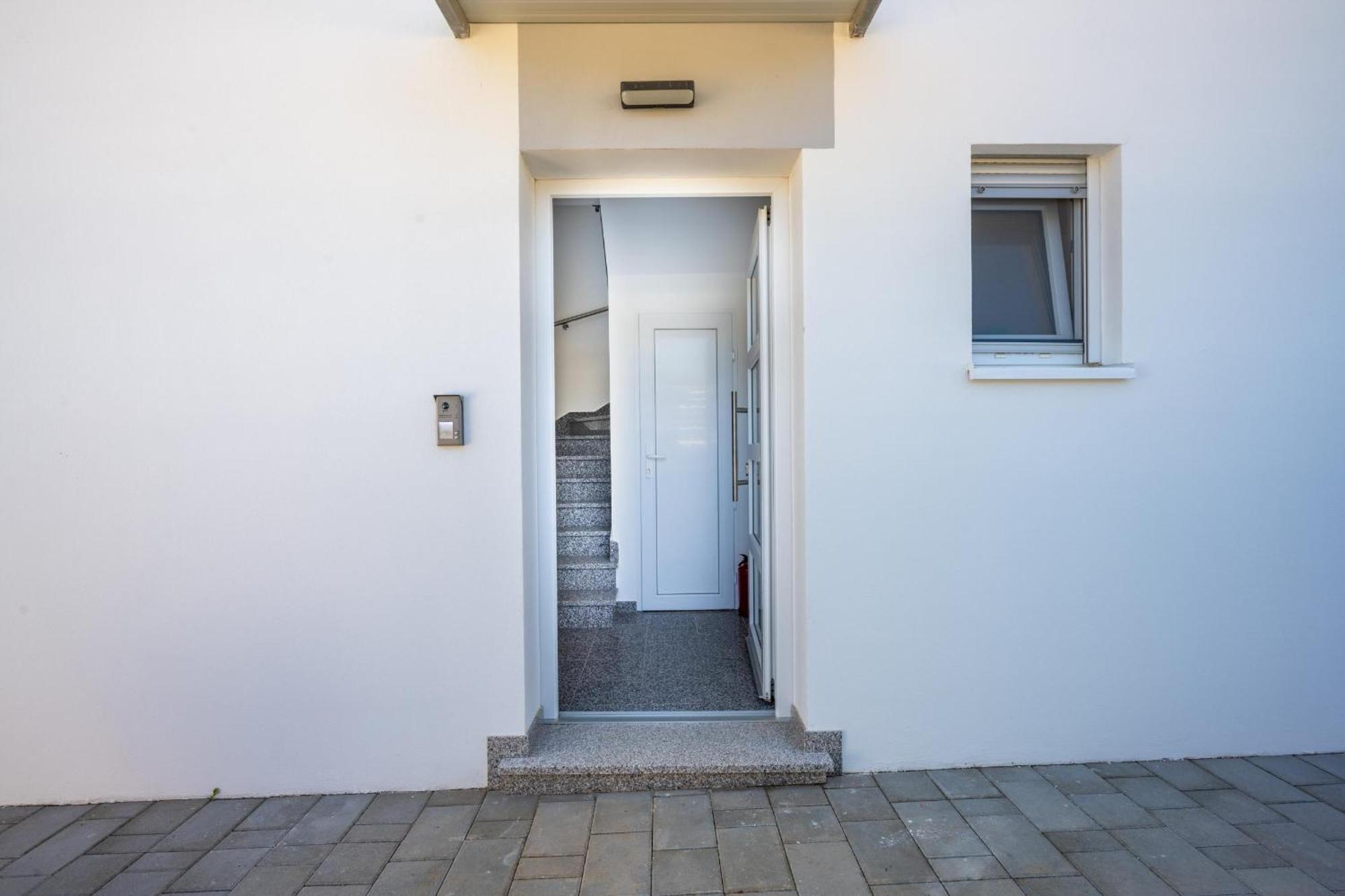 Villa Ema And Ana Pula Bagian luar foto