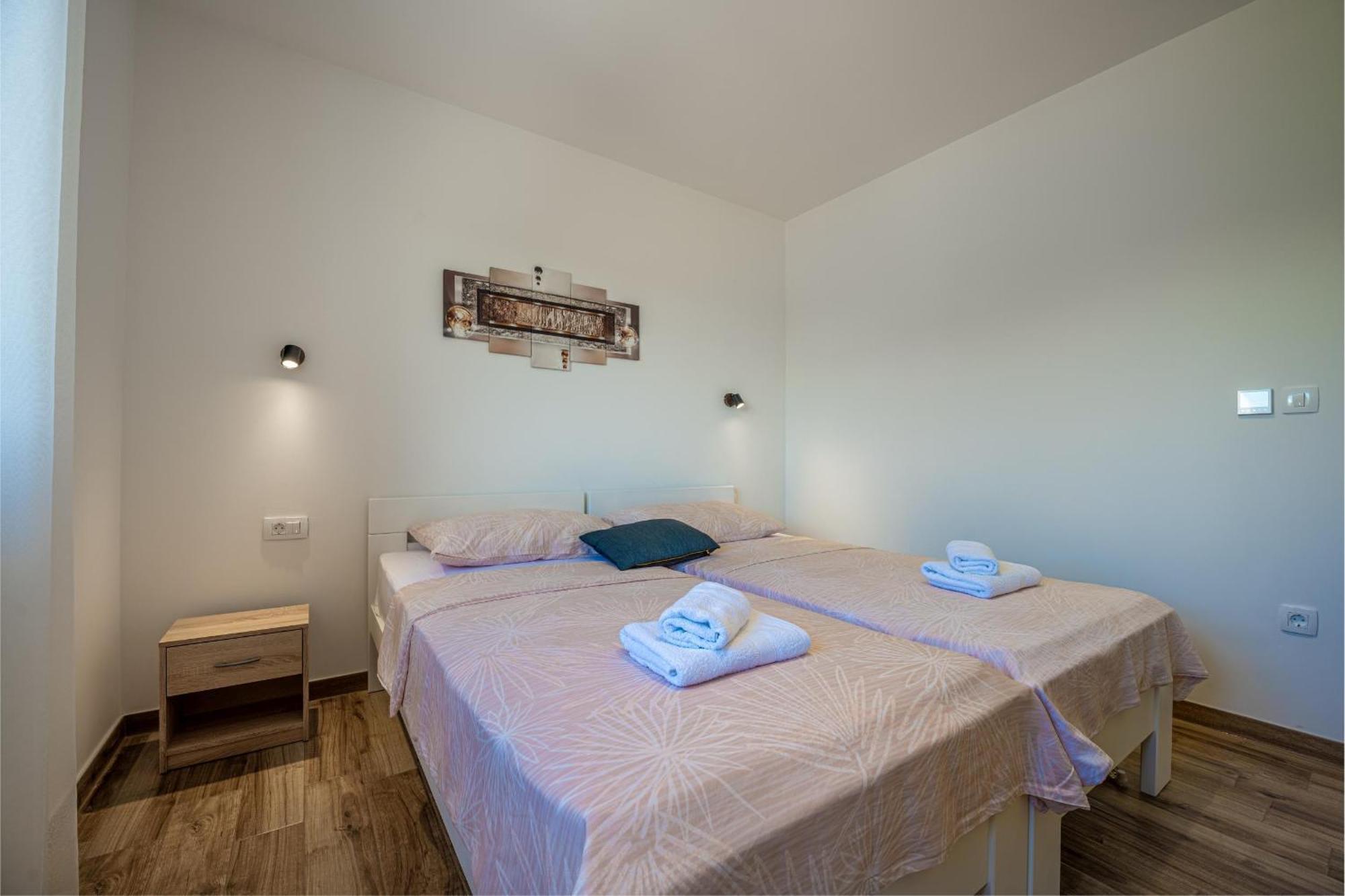 Villa Ema And Ana Pula Bagian luar foto